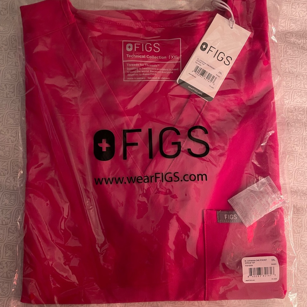 FIGS scrub top